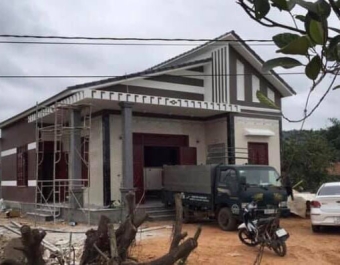 Nhà Anh Trần Bình lắp cửa đi 4 cánh và cửa sổ 2 cánh thép vân gỗ