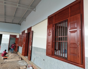 Cửa thép vân gỗ 4 cánh nhà Anh Minh Hoàng ở Buôn Đôn