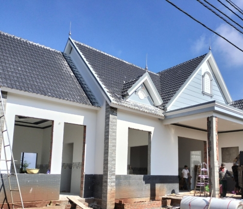 Nhà Chị Thu lắp cửa sổ và cửa đi thép vân gỗ Gia Nghĩa