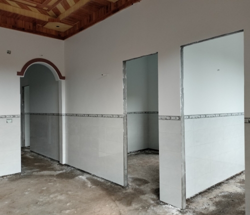 Nhà Anh Nguyễn Tín lắp cửa thép vân gỗ kết hợp cửa nhôm xingfa