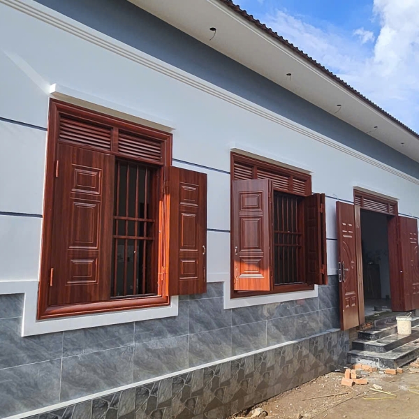 Cửa sổ 4 cánh thép vân gỗ nhập khẩu cao cấp Đắk Nông