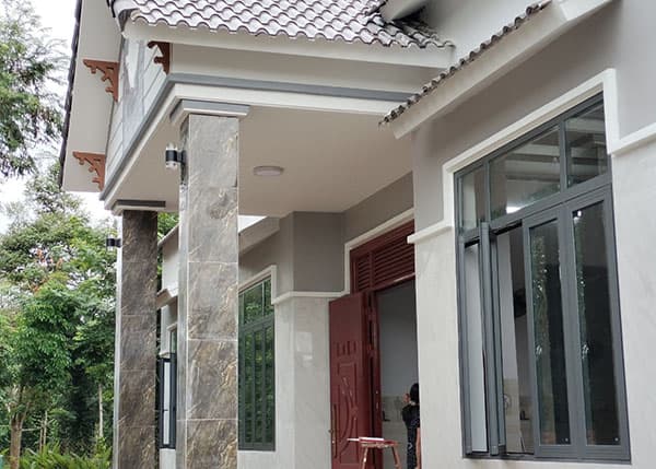 cửa thép vân gỗ bao nhiêu 1 mét vuông - cuathepvangodaklakdaknong.com